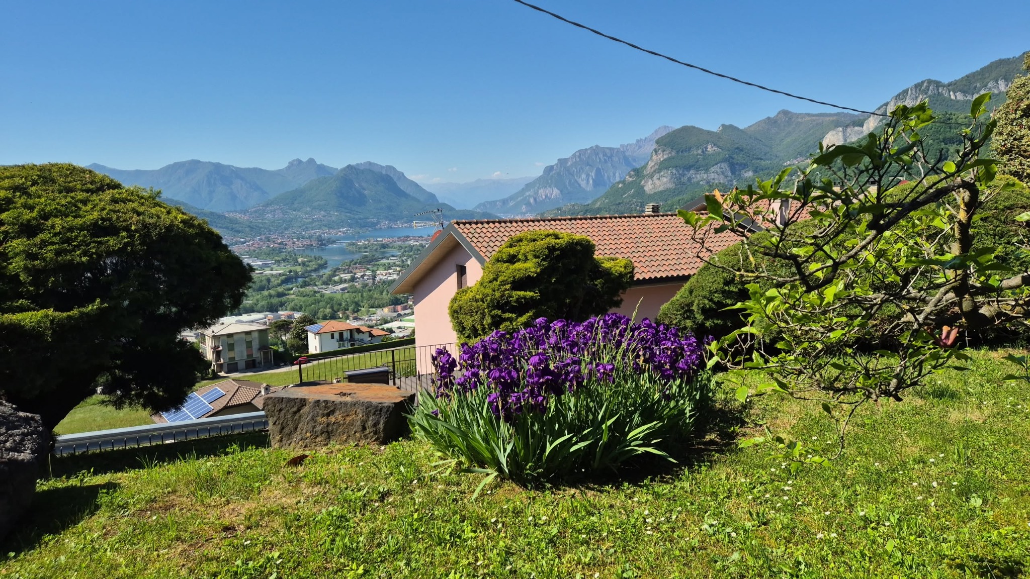 Actual lake and mountain panorama from Casa Luigi